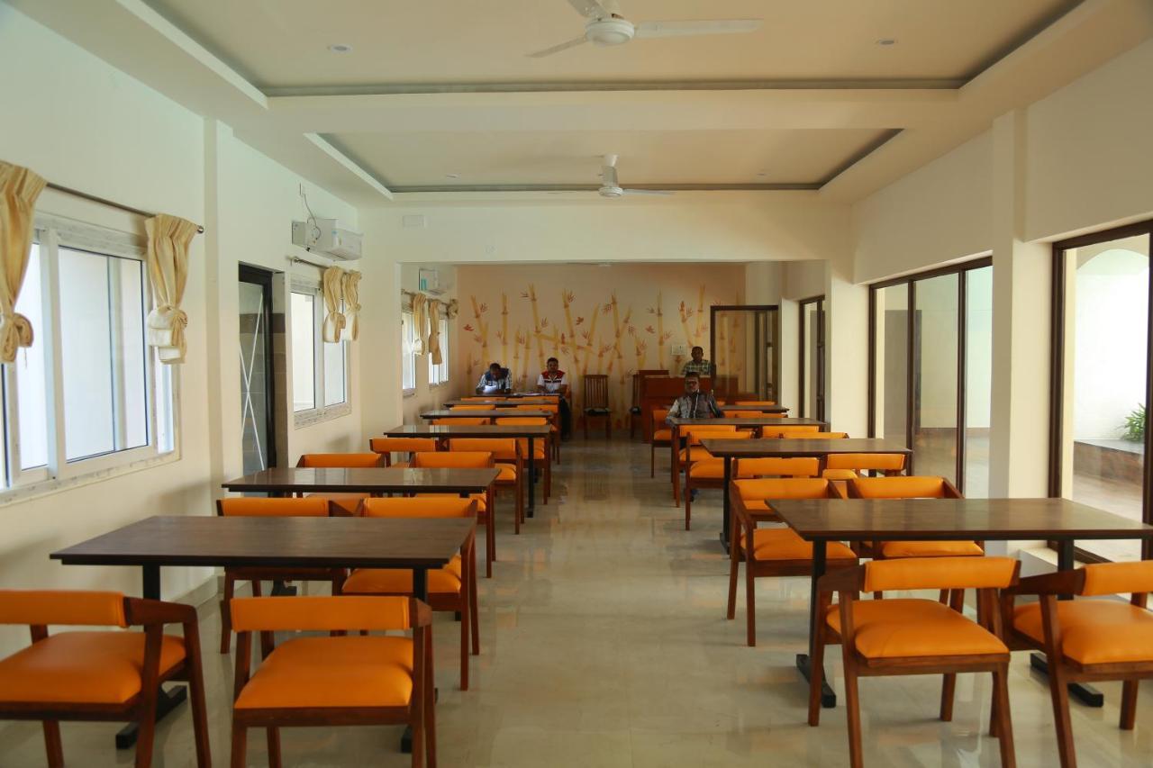 The Riviera Otel Theni Dış mekan fotoğraf