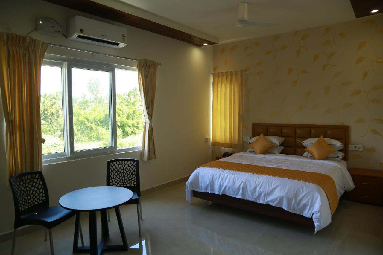 The Riviera Otel Theni Dış mekan fotoğraf